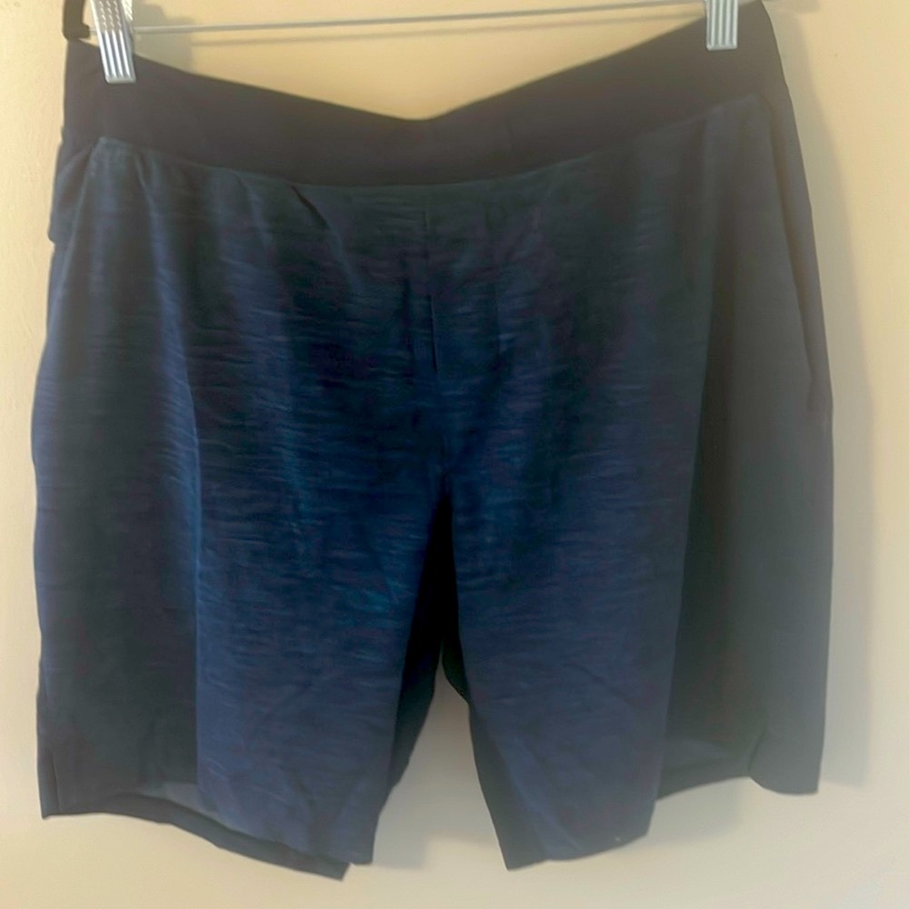 Lululemon Men’s heathered navy exercise shorts. Size XL. Athleisure, active wear
